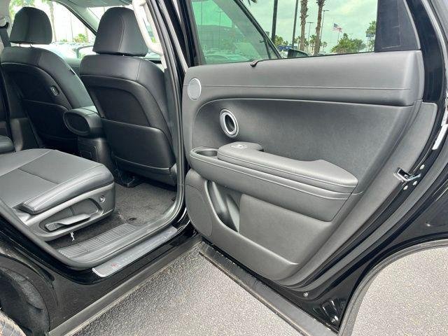 New 2026 Black Hyundai Blue SEL Premium 7P image 19