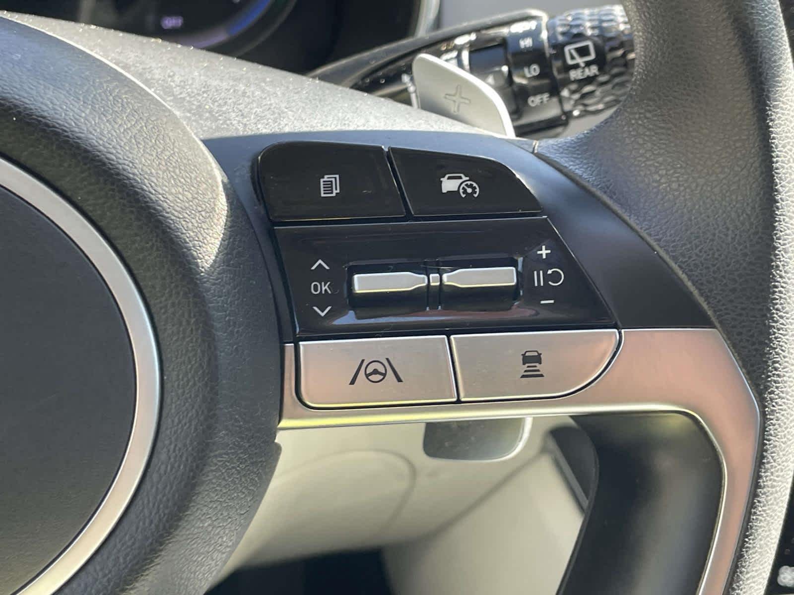 Used 2022 QUARTZ WHITE Hyundai Blue image 37