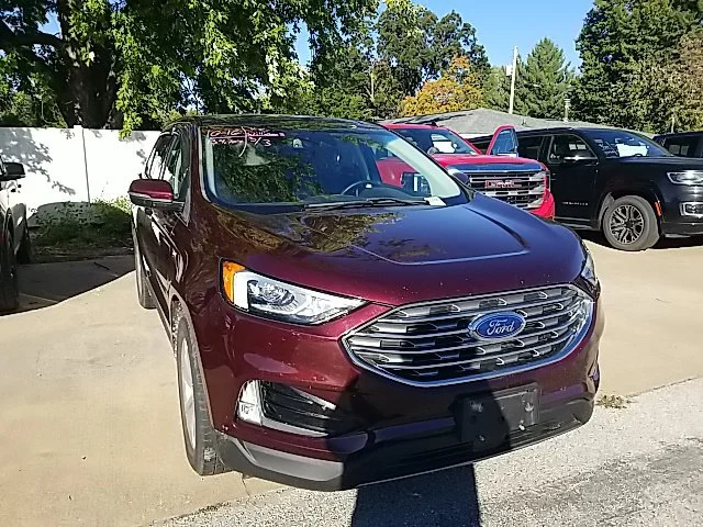 Used 2019 Red Ford SEL image 5