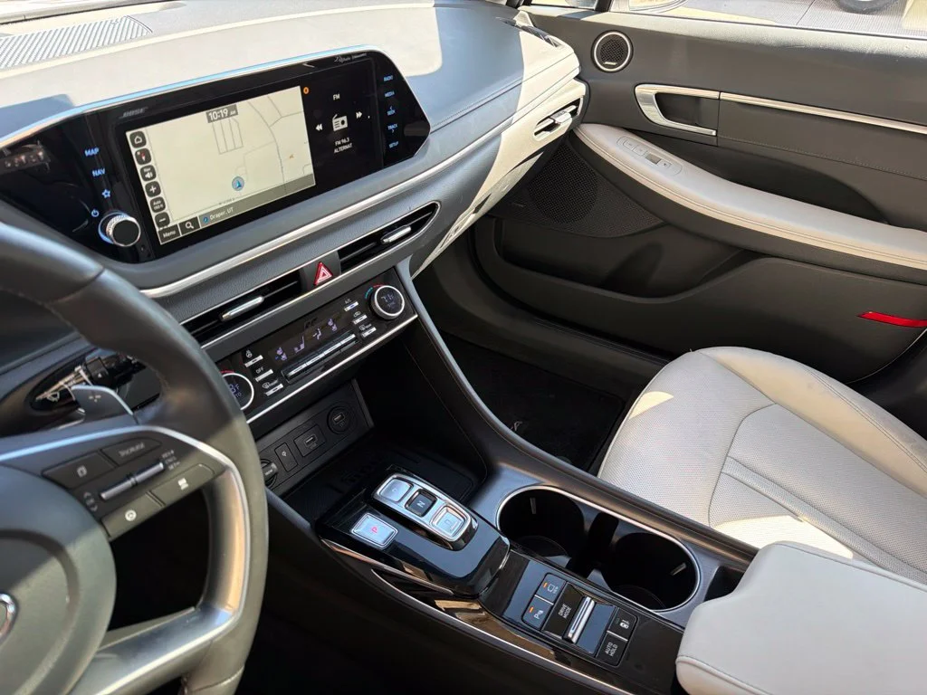 Used 2023 White Hyundai Limited image 17