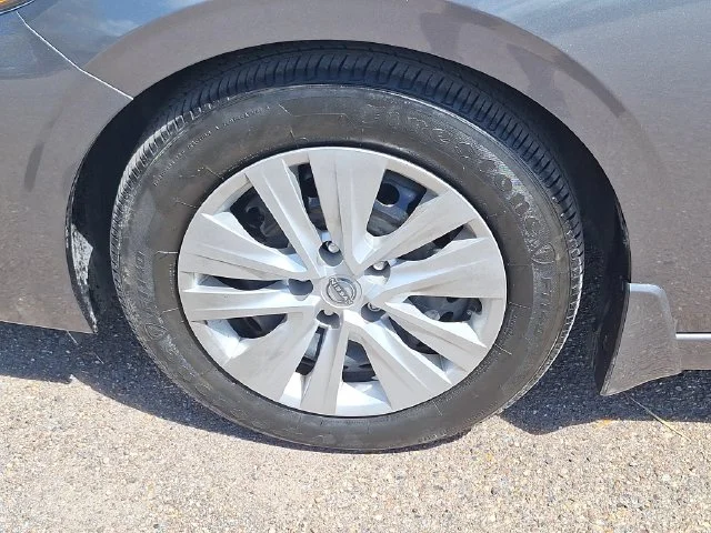 Used 2025 Gray Nissan S image 16