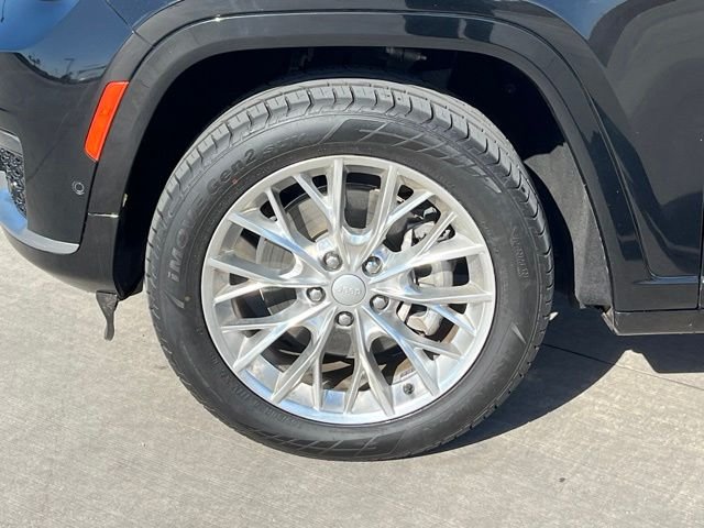 Used 2021 Black Jeep Summit image 5