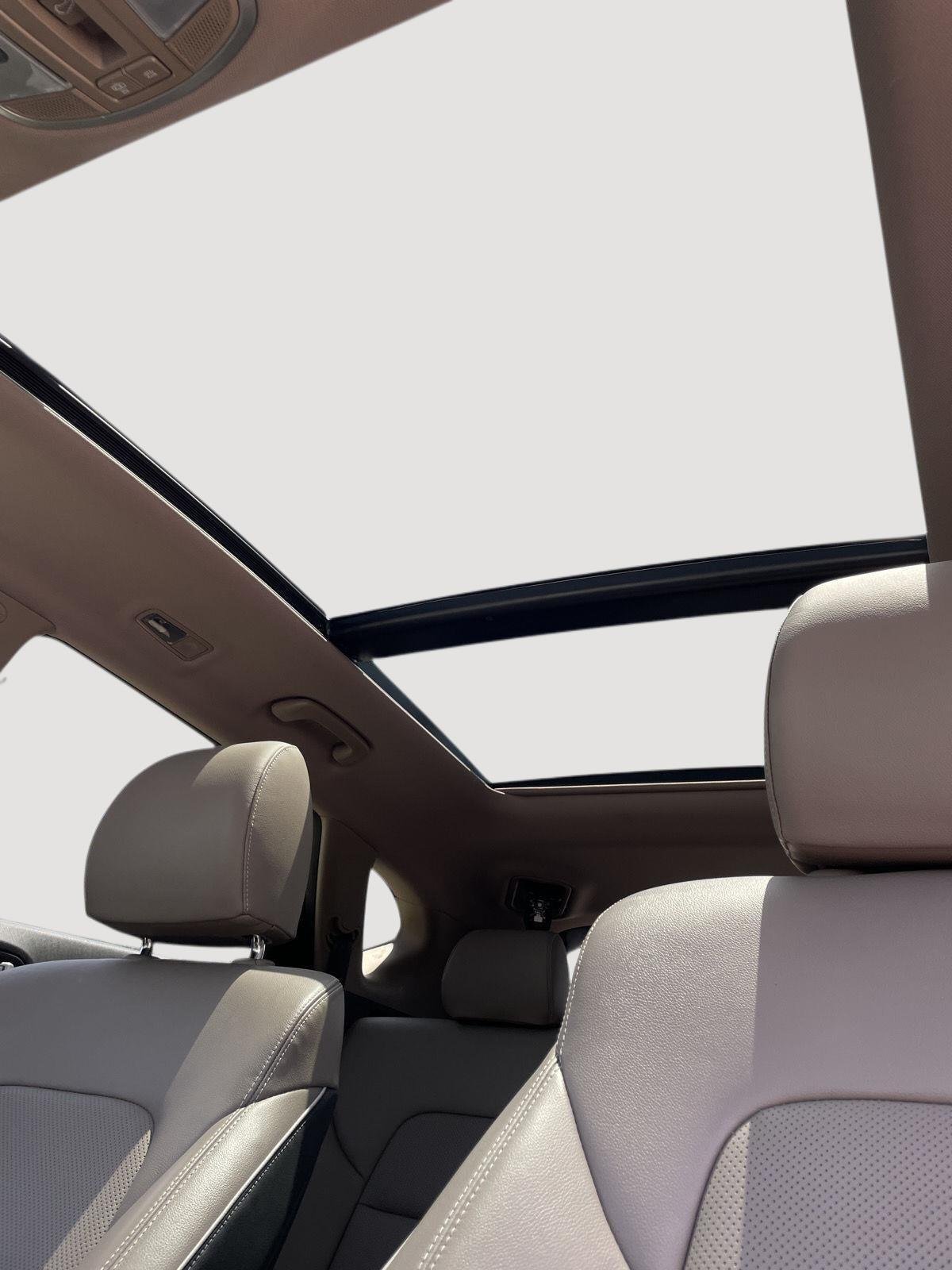 Used 2021 Winter White Hyundai Ultimate image 22