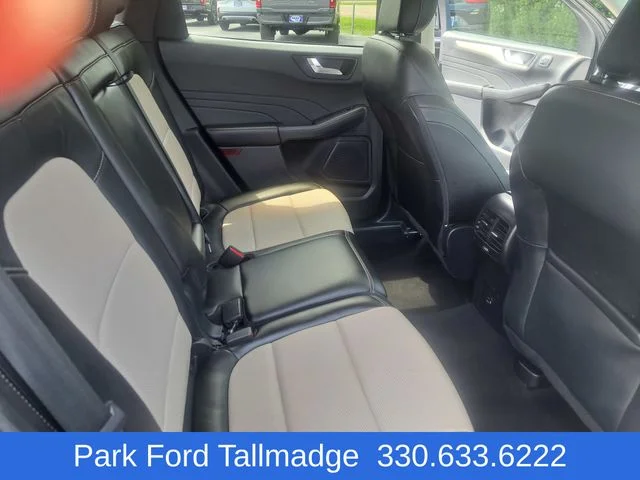 Used 2022 Black Metallic Ford Titanium image 13