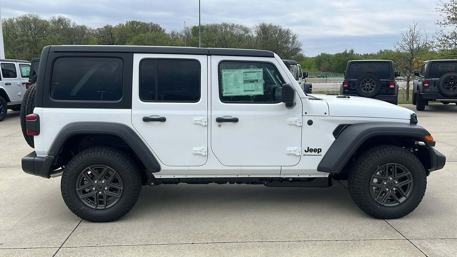 New 2026 Bright White Clear-Coat Exterior Paint Jeep Sport S image 9