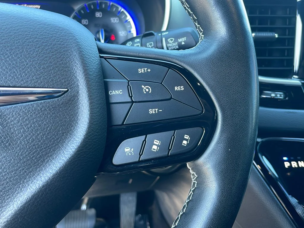 Used 2020 Black Chrysler Touring L image 18