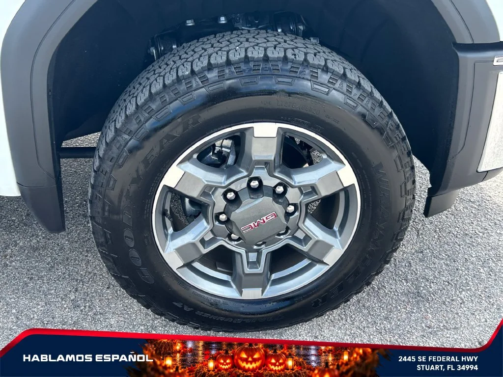 Certified Used 2026 Summit White GMC SLE image 21