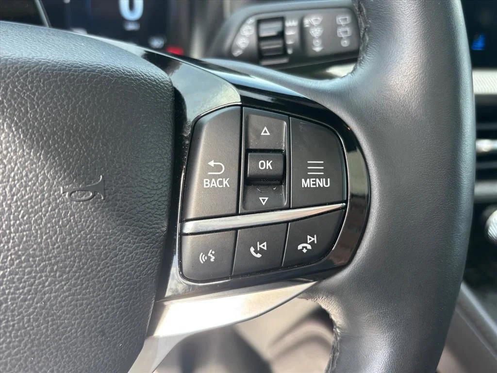 Used 2025 Black Ford Platinum image 18
