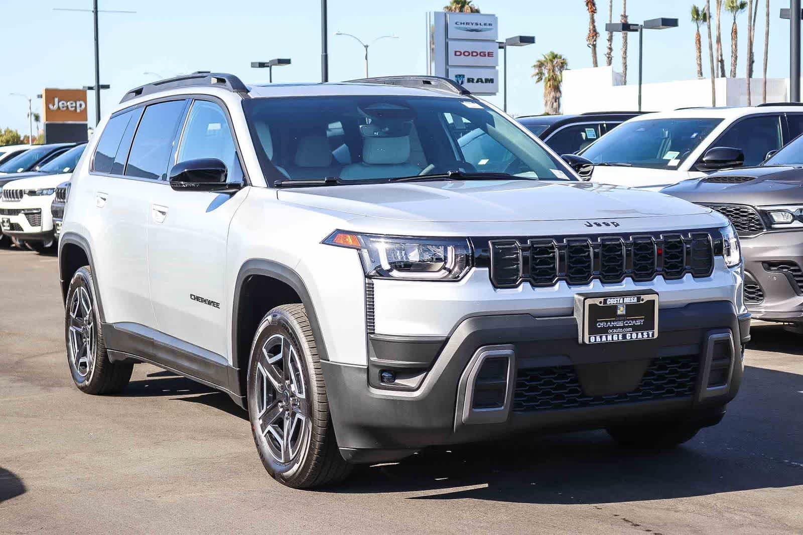 New 2026 Silver Zynith Clear-Coat Exterior Paint Jeep Limited image 3