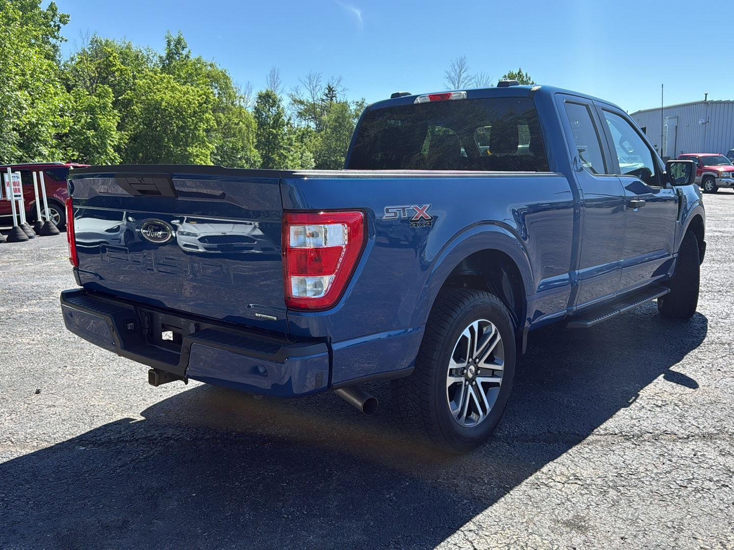 Used 2023 Atlas Blue Ford XL image 10