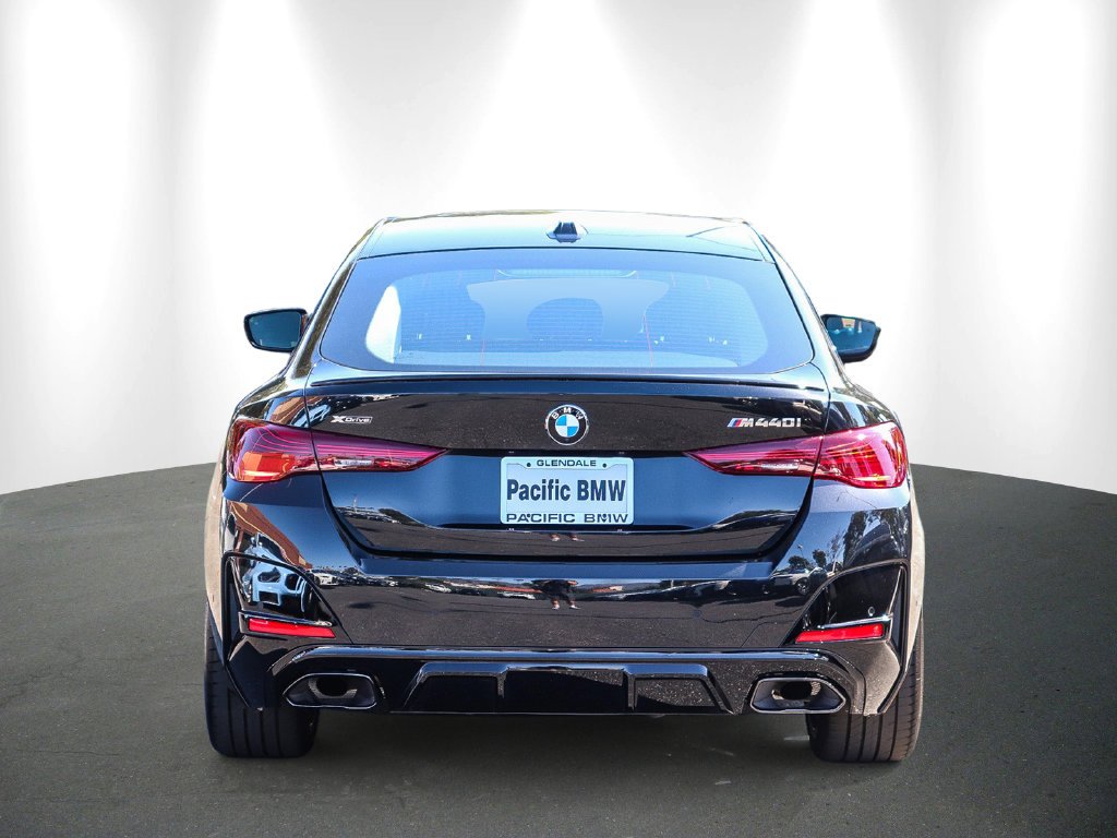 2026 BMW 4 Series photo 5