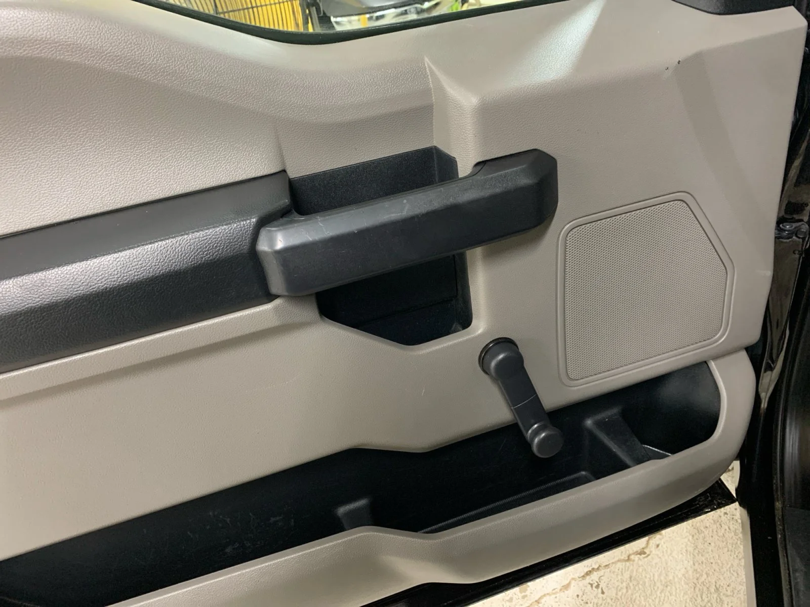 Used 2019 Agate Black Ford XL image 5