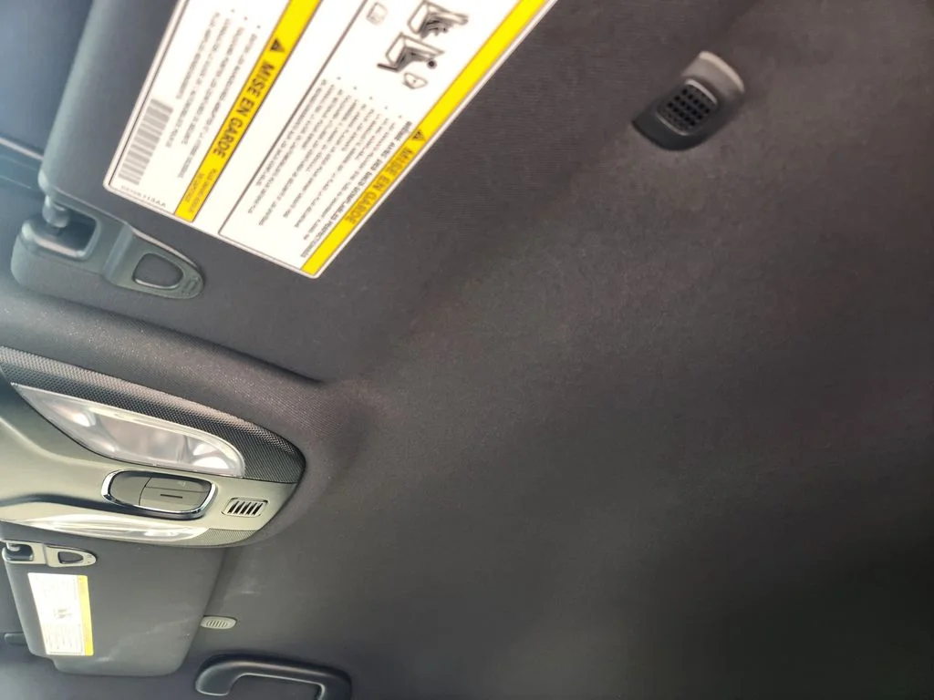New 2026 Bright White Clear-Coat Exterior Paint Jeep Latitude image 16