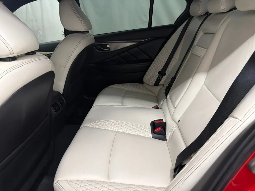 Used 2019 Red INFINITI Red Sport 400 image 22