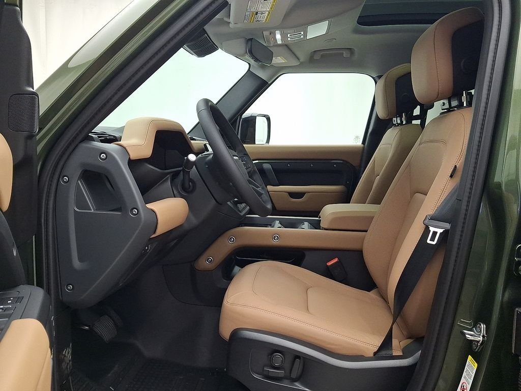 New 2026 Woolstone Green LAND ROVER X-Dynamic SE image 9