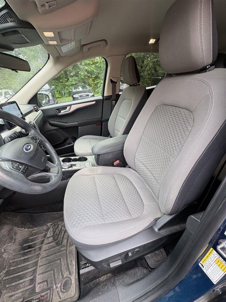 Used 2020 Dark Ford SE image 16