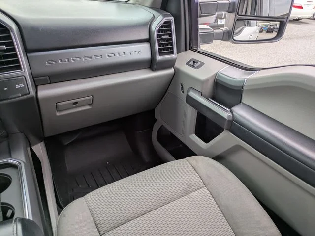 Certified Used 2019 Oxford White Ford XLT image 16