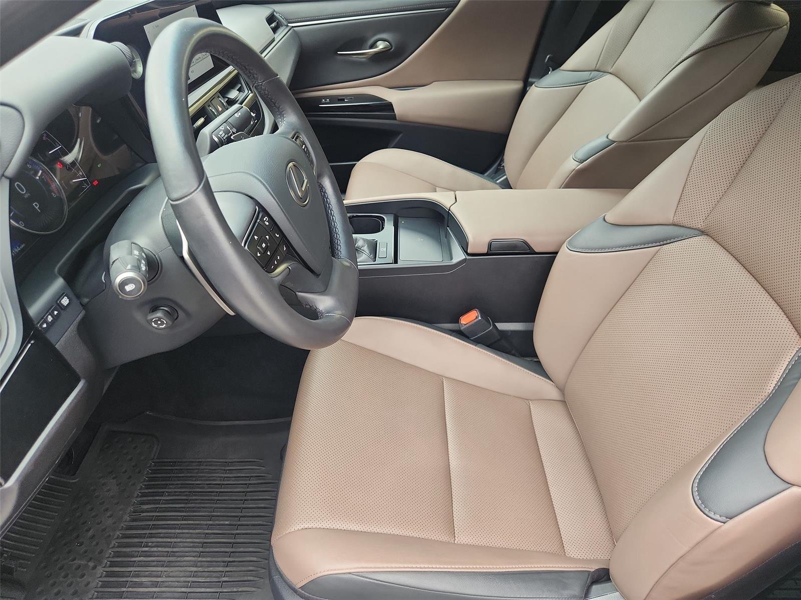 Used 2024 White Lexus ES 350 image 19