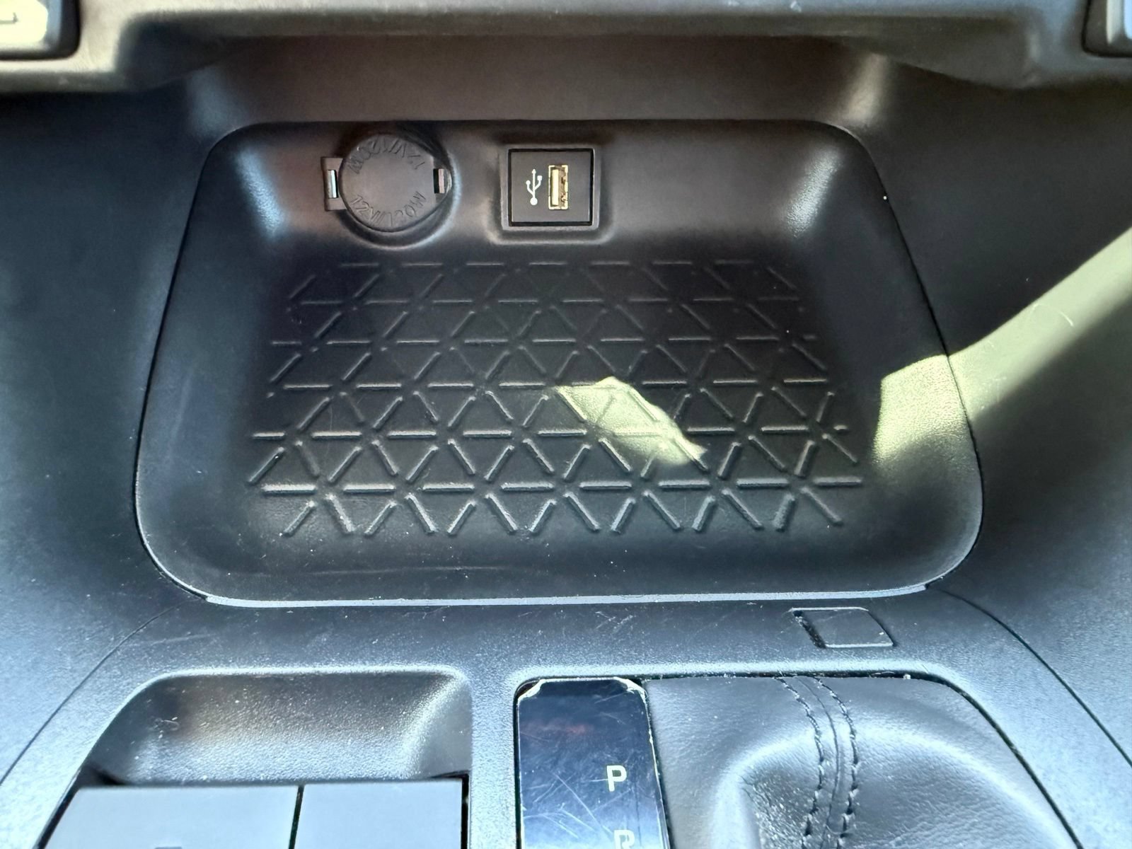 2025 Toyota RAV4 LE - Photo 25