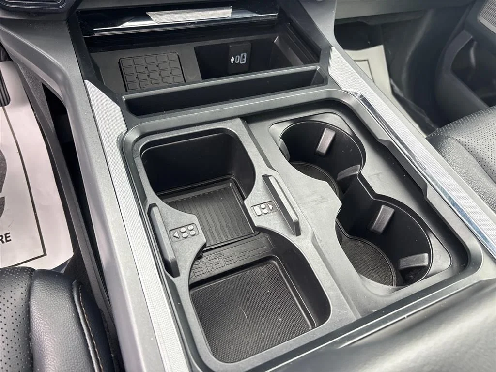 Used 2025 White Ford Lariat image 38
