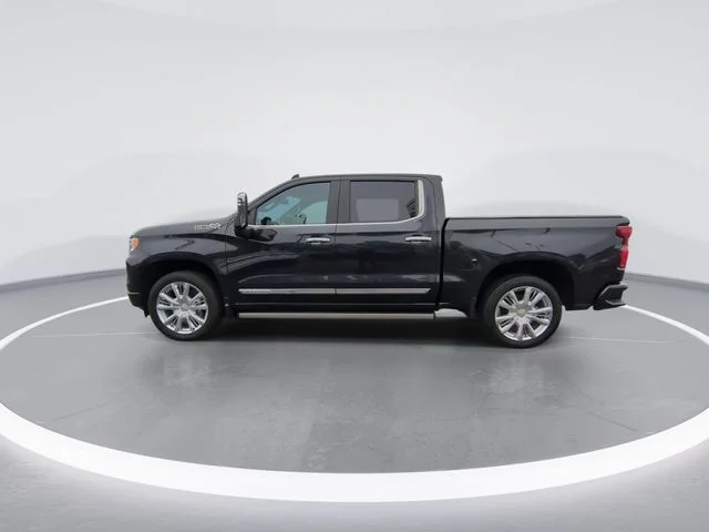 Used 2024 Gray Chevrolet High Country image 5