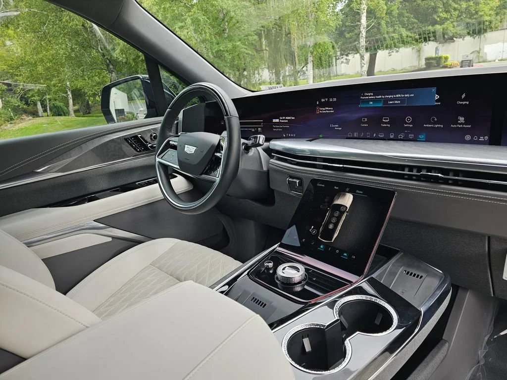 2026 Cadillac Escalade IQ Luxury - Photo 9
