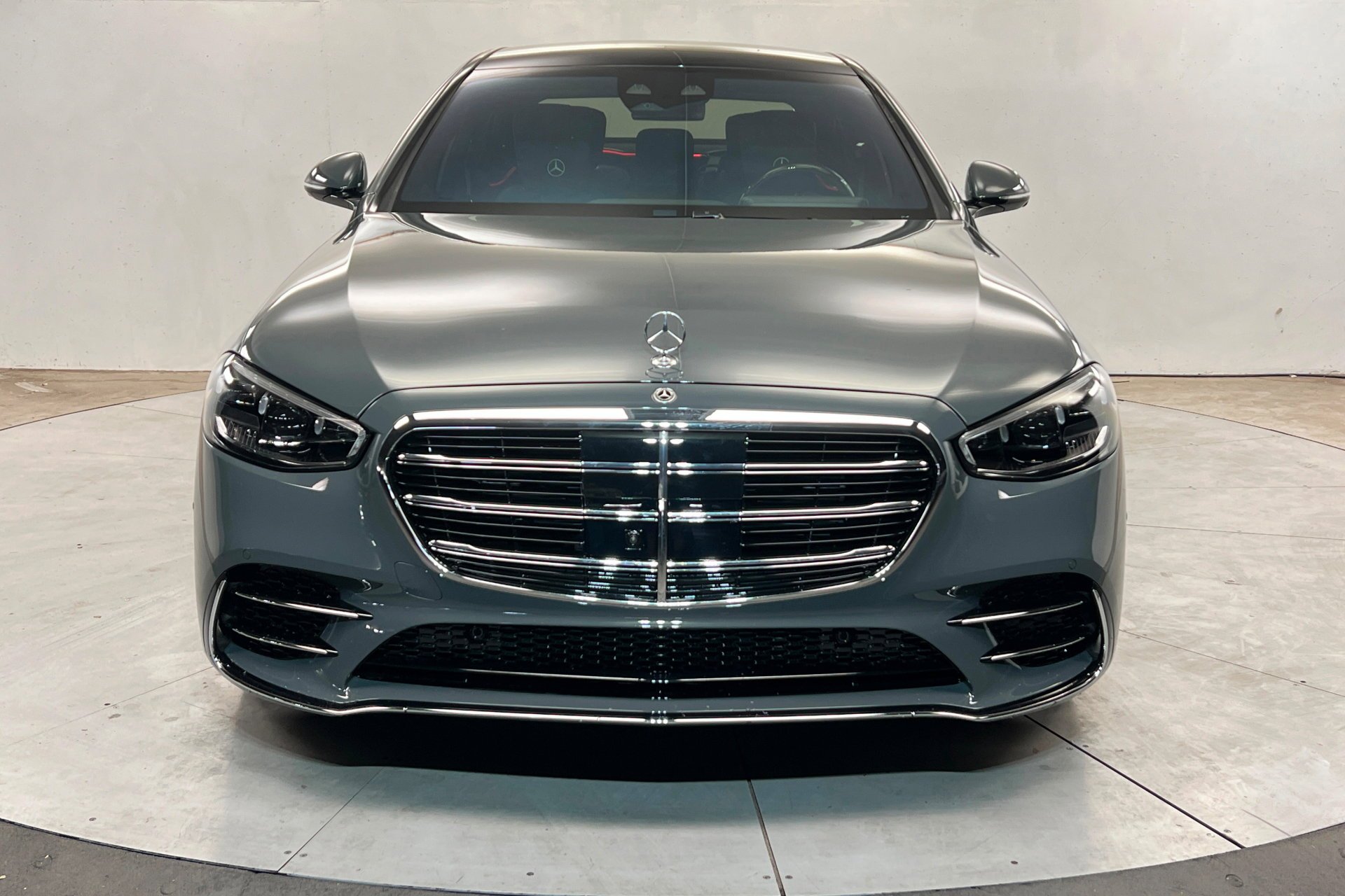 New 2026 MANUFAKTUR Silicon Grey Mercedes-Benz S 580 image 9
