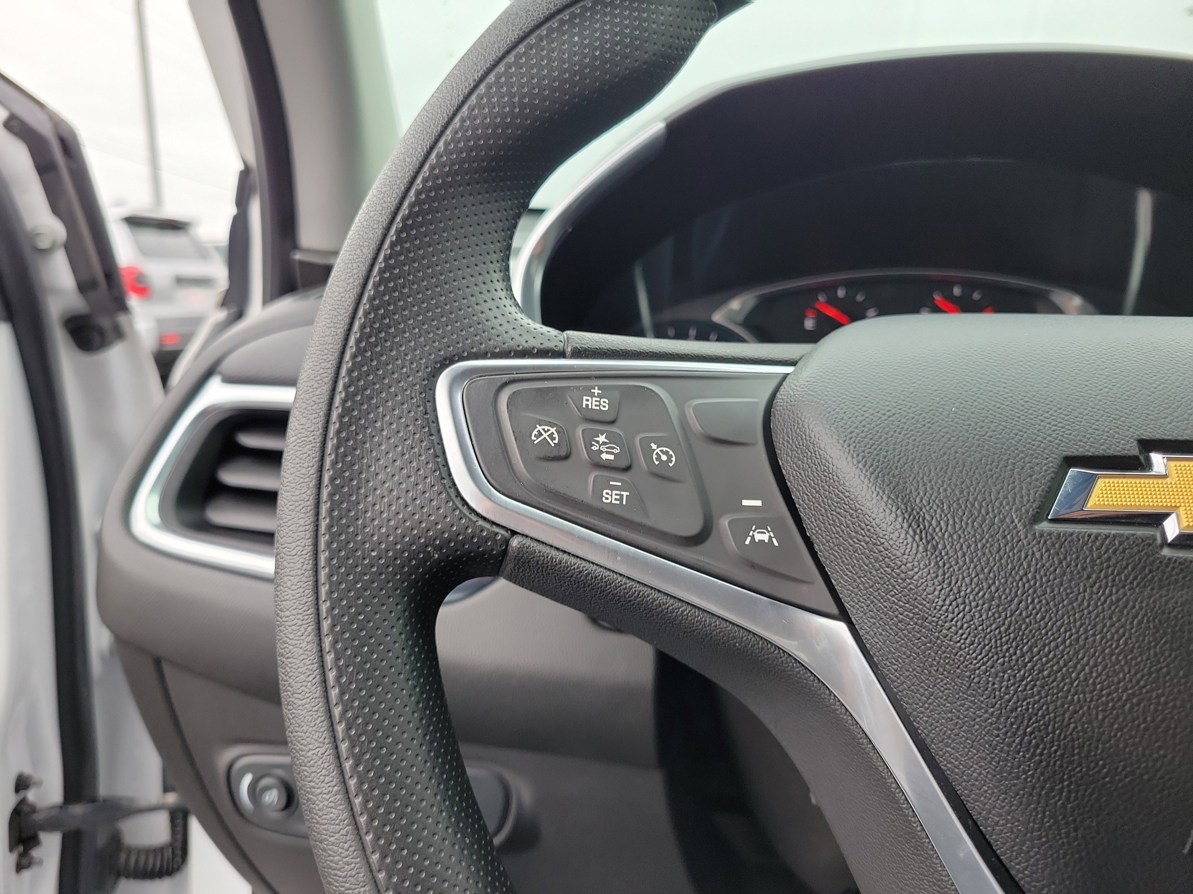 Used 2022 Summit White Chevrolet LT image 21