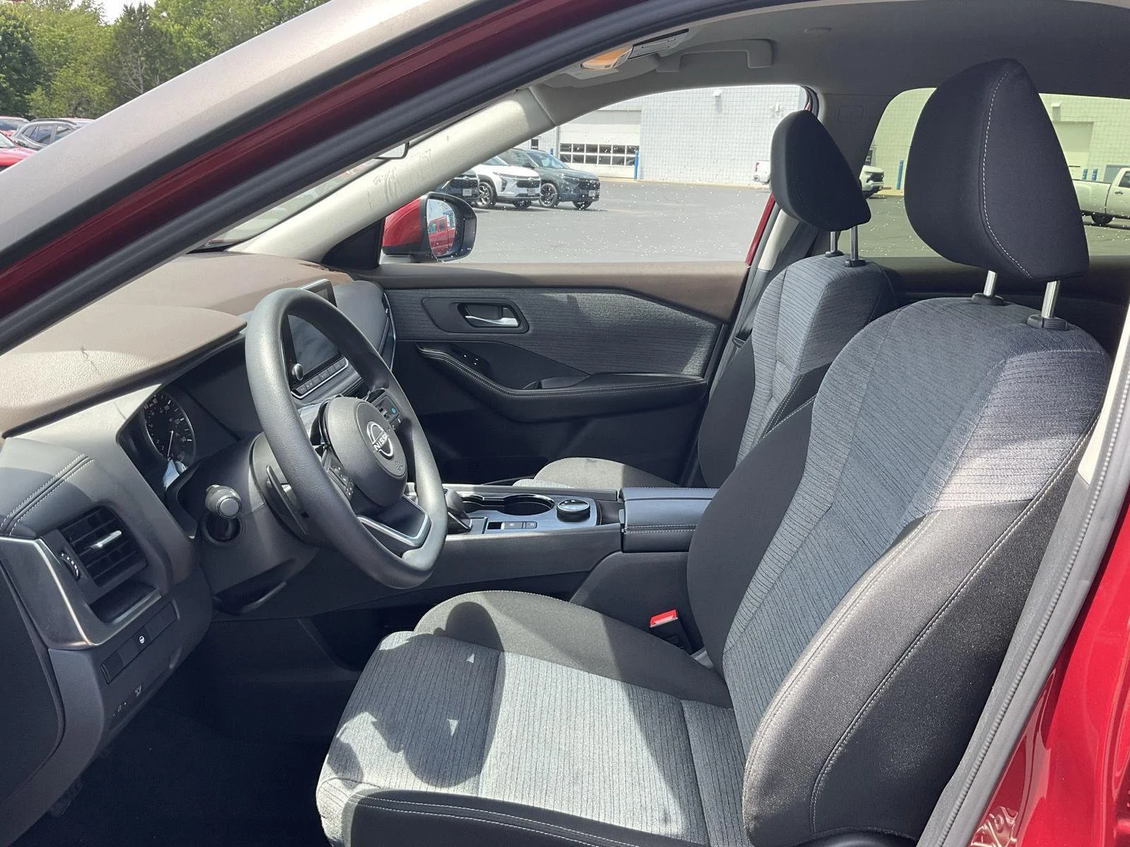 Used 2023 Scarlet Ember Tintcoat Nissan SV image 9