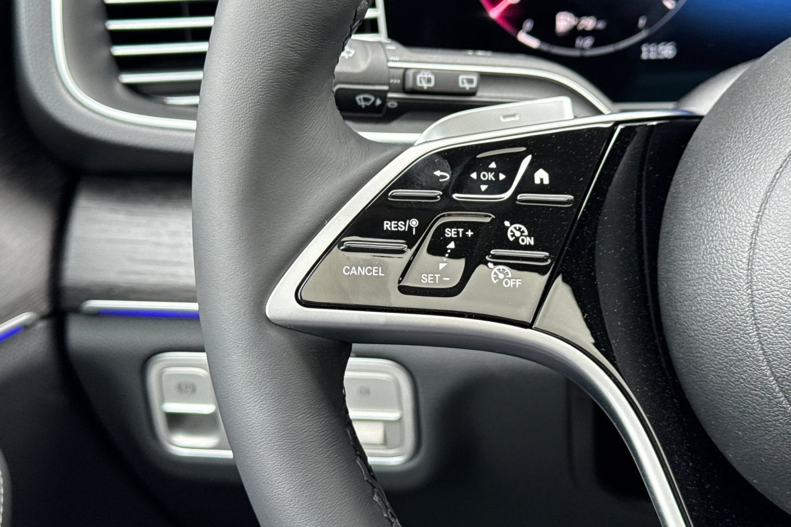 New 2026 Polar White Mercedes-Benz GLE 350 image 29