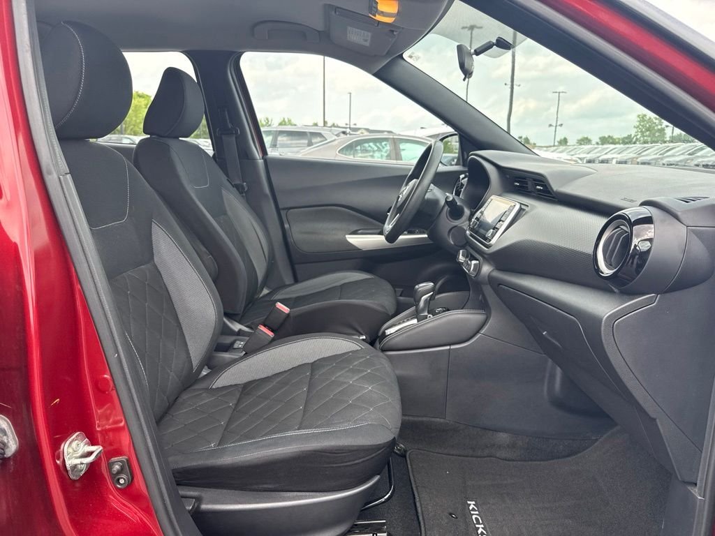 Used 2019 Red Nissan SV image 16