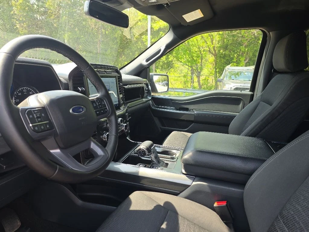 Used 2023 Black Ford XLT image 14