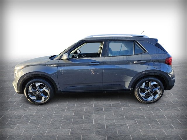 2023 Hyundai Venue SEL photo 3