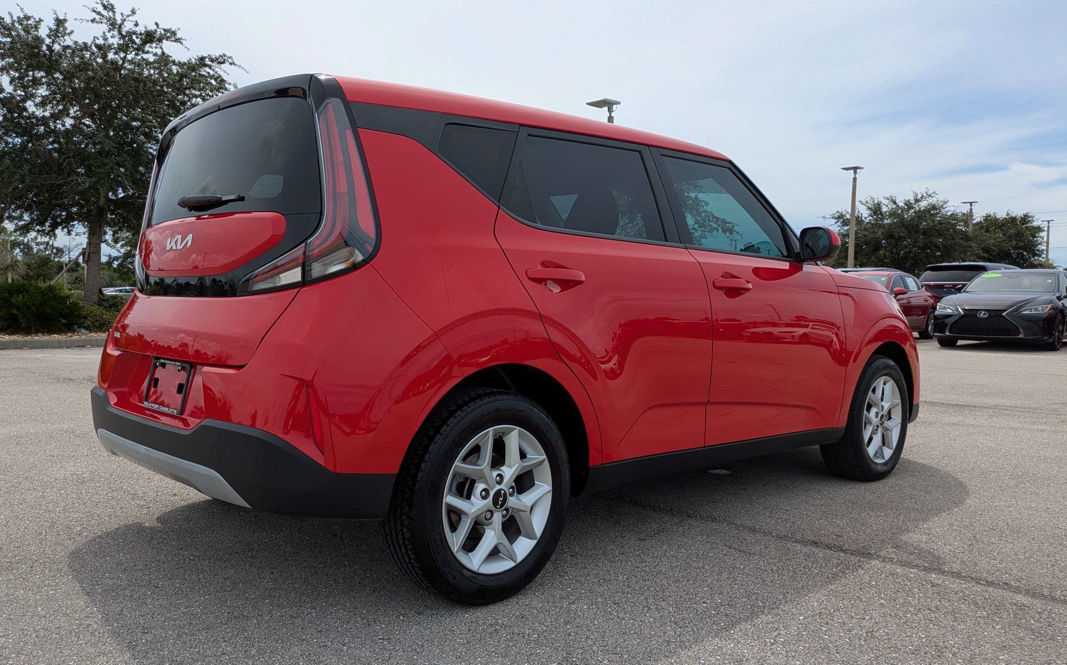 Used 2025 Inferno Red Kia LX image 4