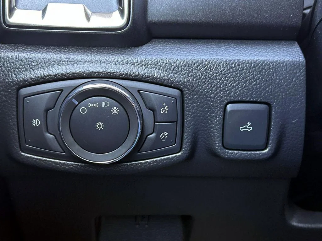 Used 2022 White Ford Lariat image 20