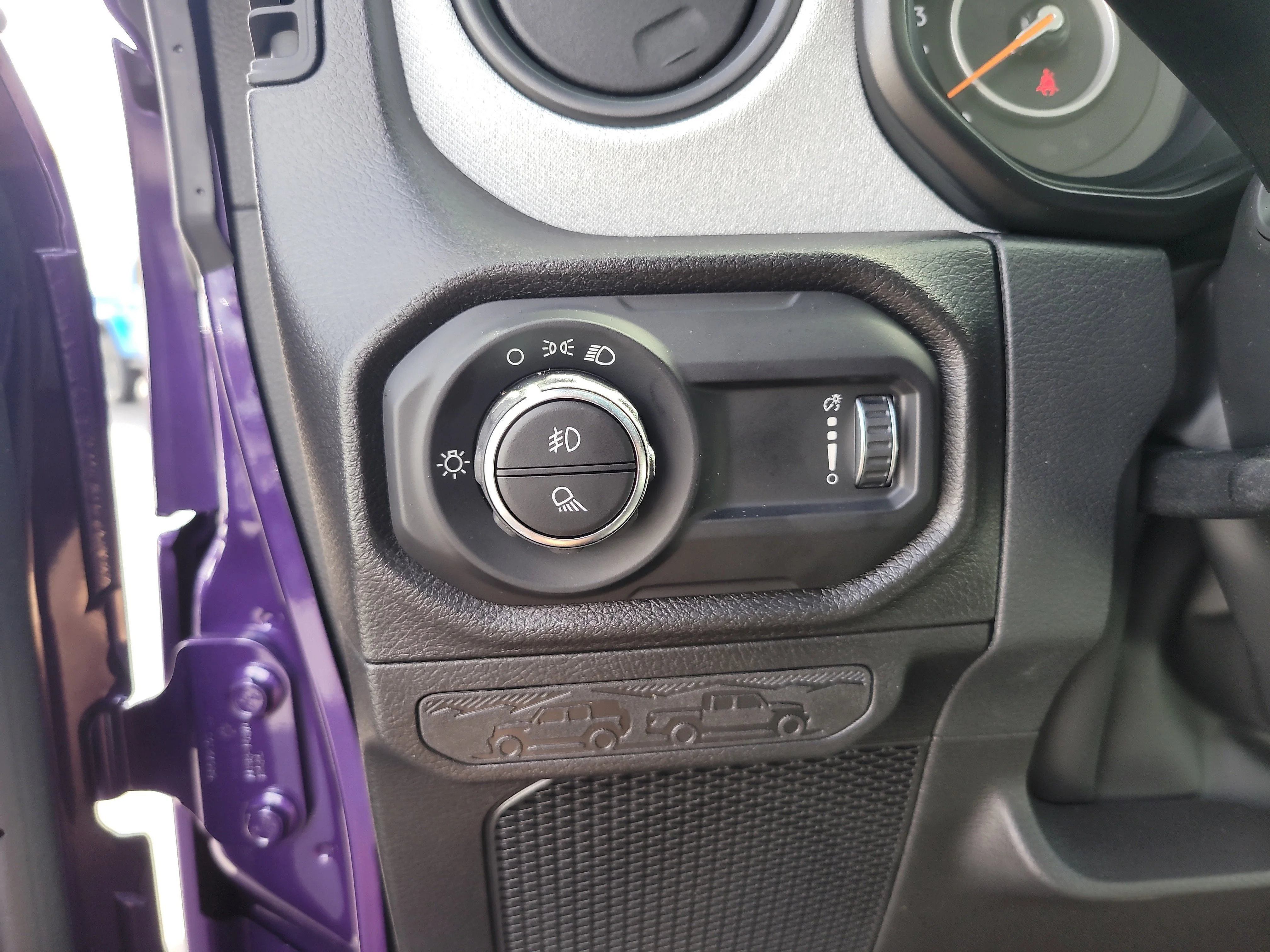 New 2026 Reign Jeep Sport image 21