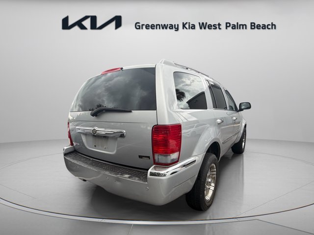 Used 2007 Silver Chrysler Limited image 7