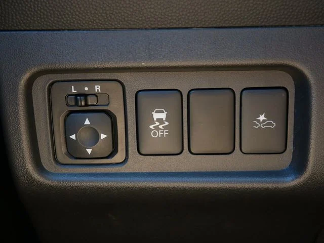 Certified Used 2024  Mitsubishi ES image 16