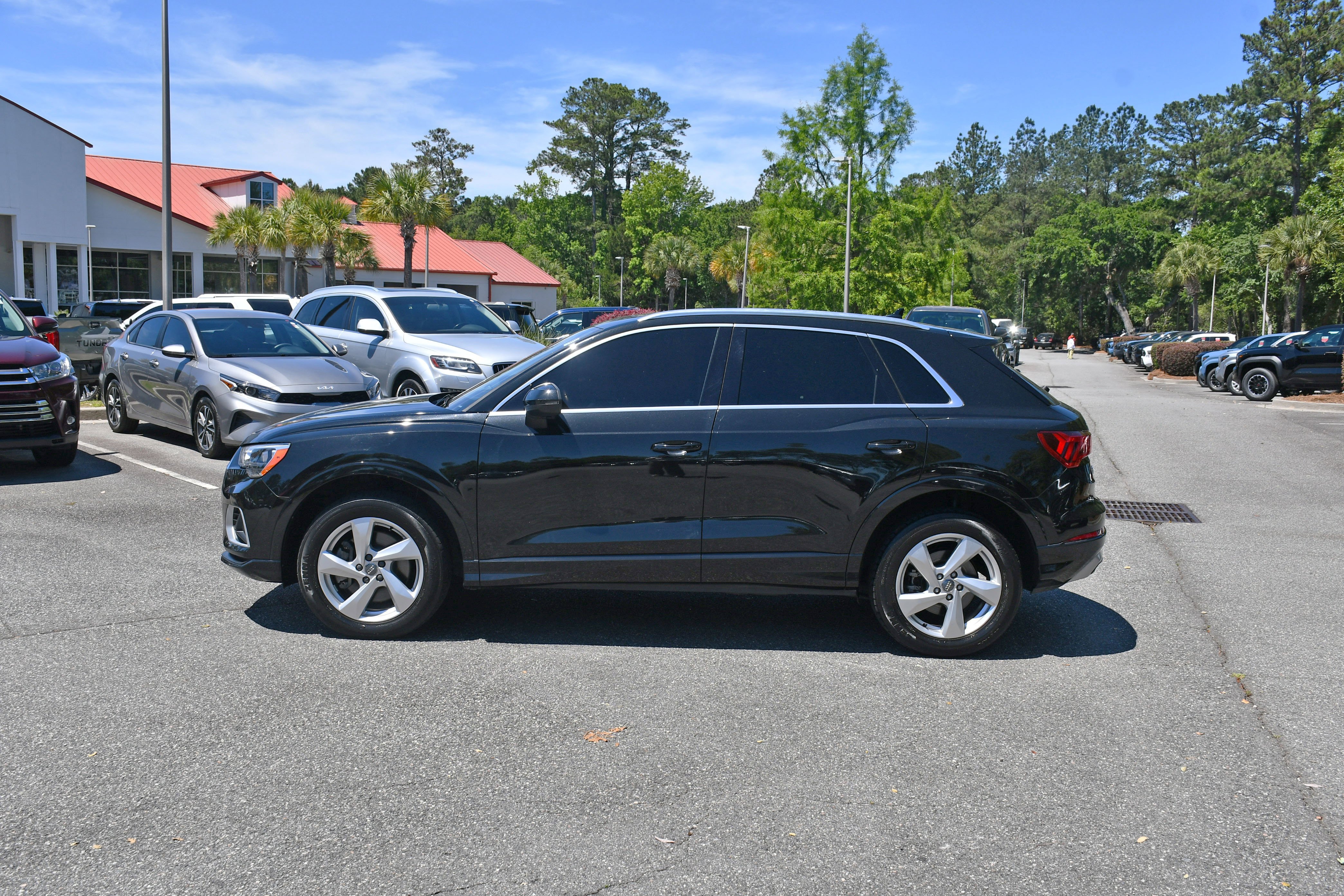 Used 2020  Audi  image 2