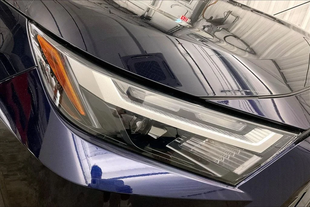 Used 2022 Blue Toyota XLE Premium image 33