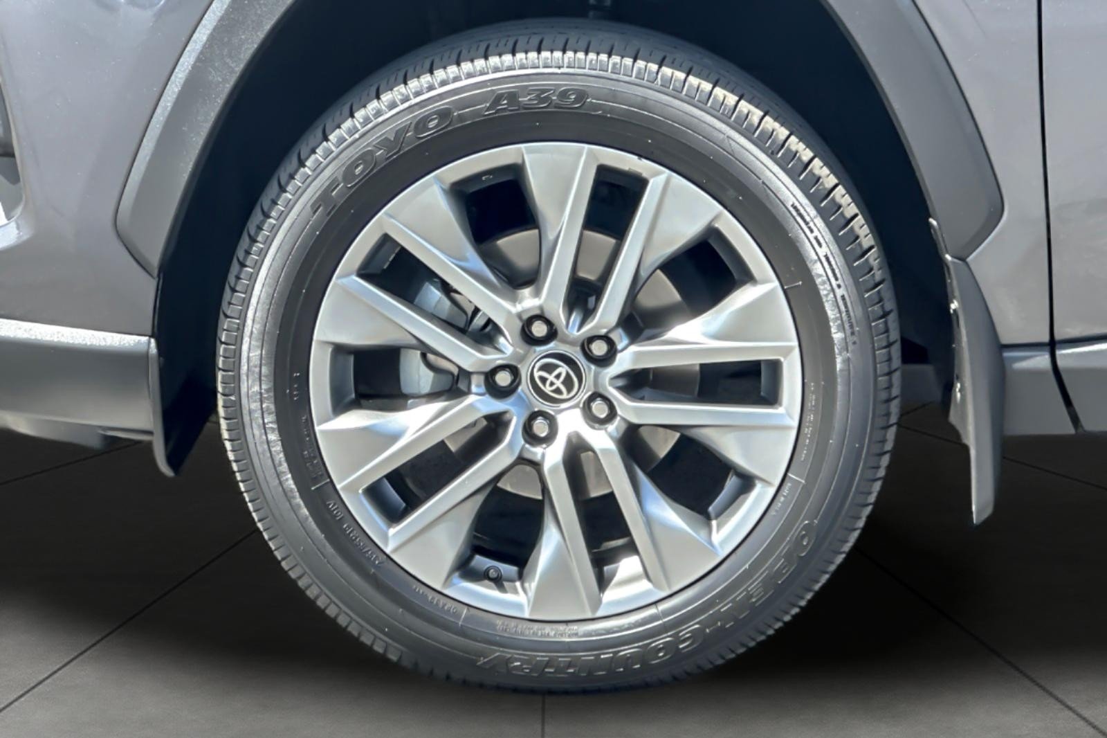 Used 2022 MAGNETIC GRAY Toyota XLE Premium image 25