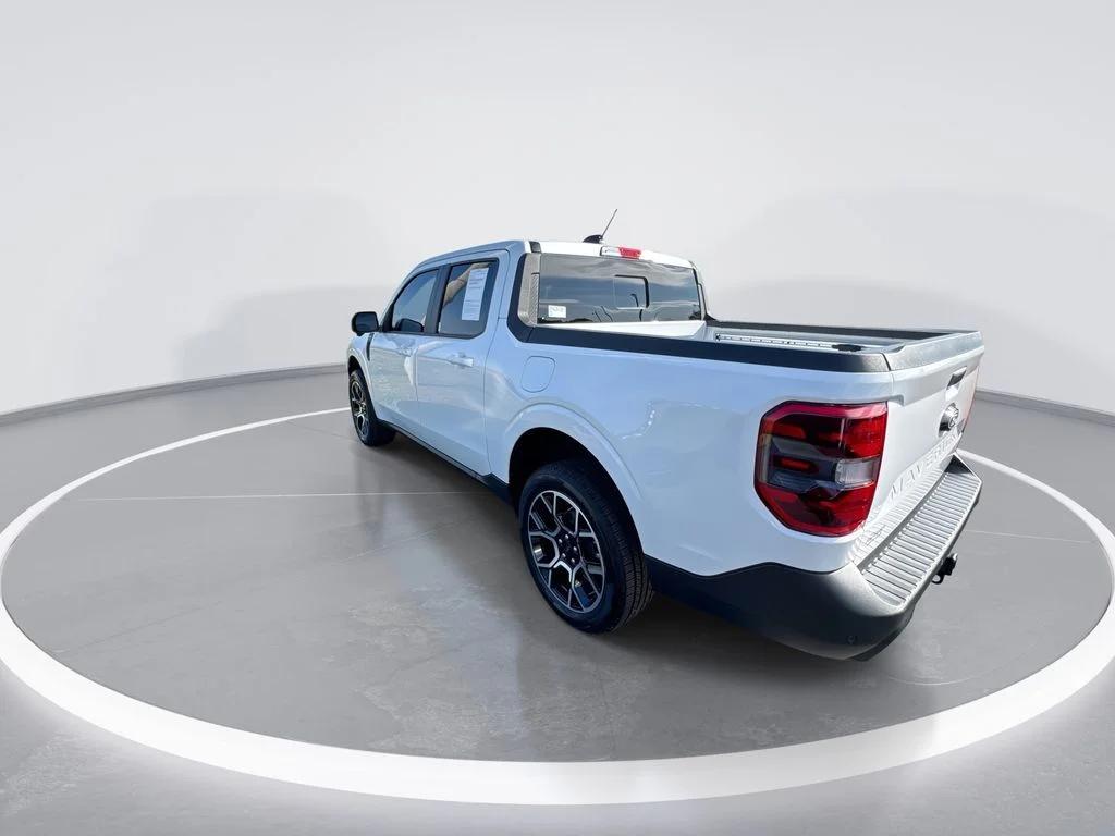 Used 2025 White Ford Lariat image 6