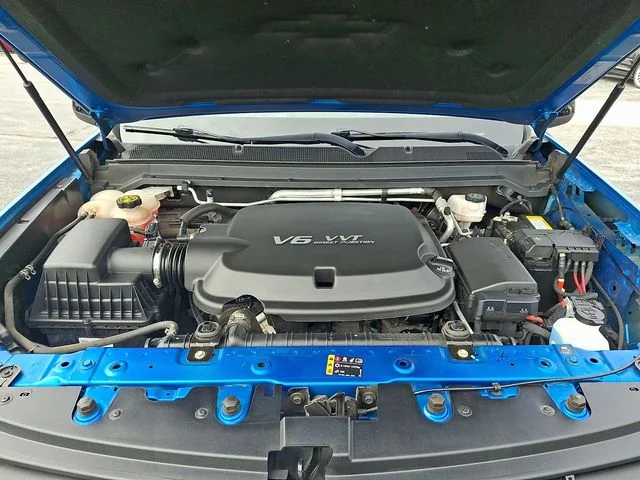 Used 2022 Blue Chevrolet Z71 image 27