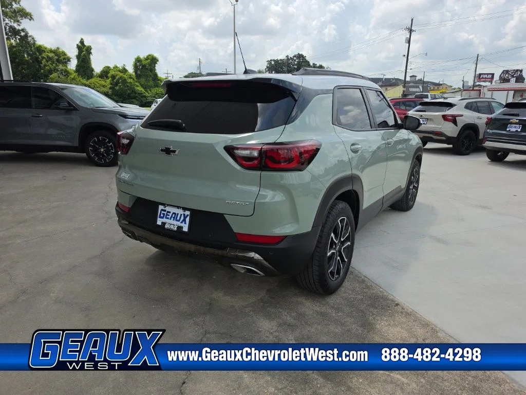 Used 2025 Green Chevrolet ACTIV image 12