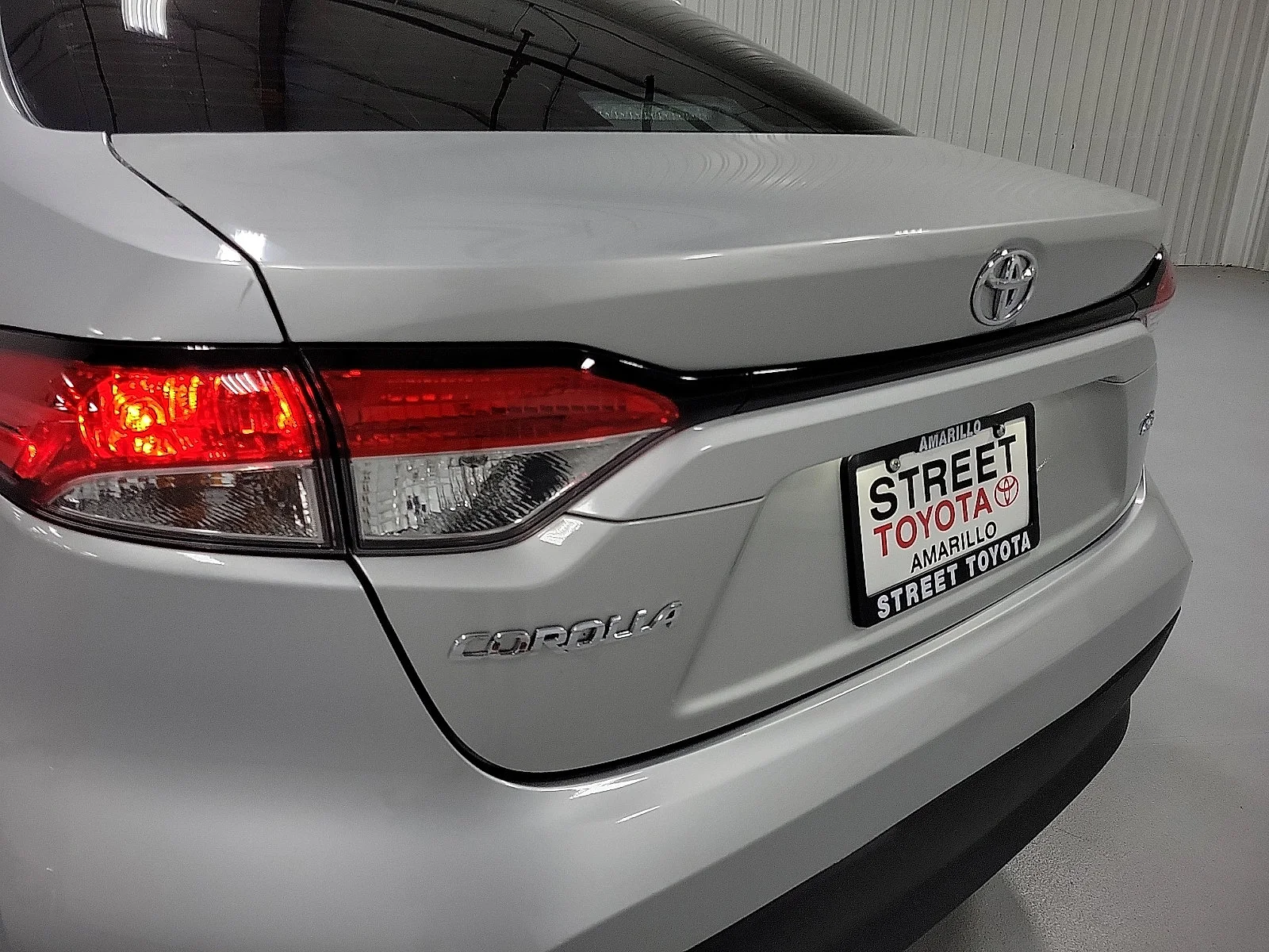 Certified Used 2025 Silver Toyota LE image 19