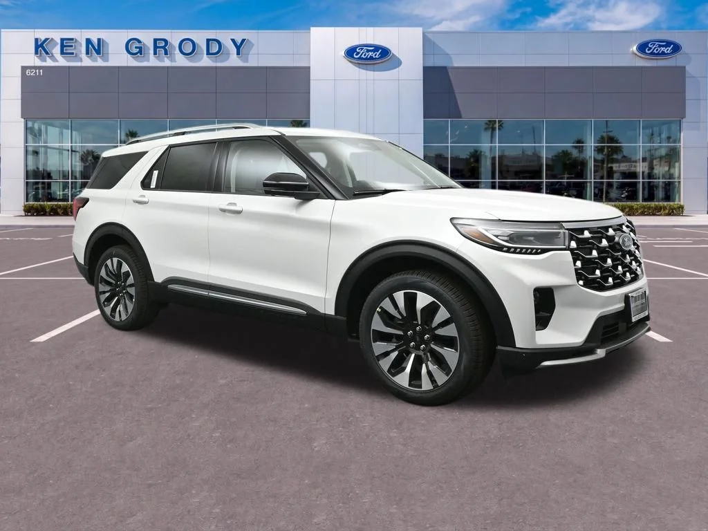 2026 Ford Explorer Platinum 4WD's photo