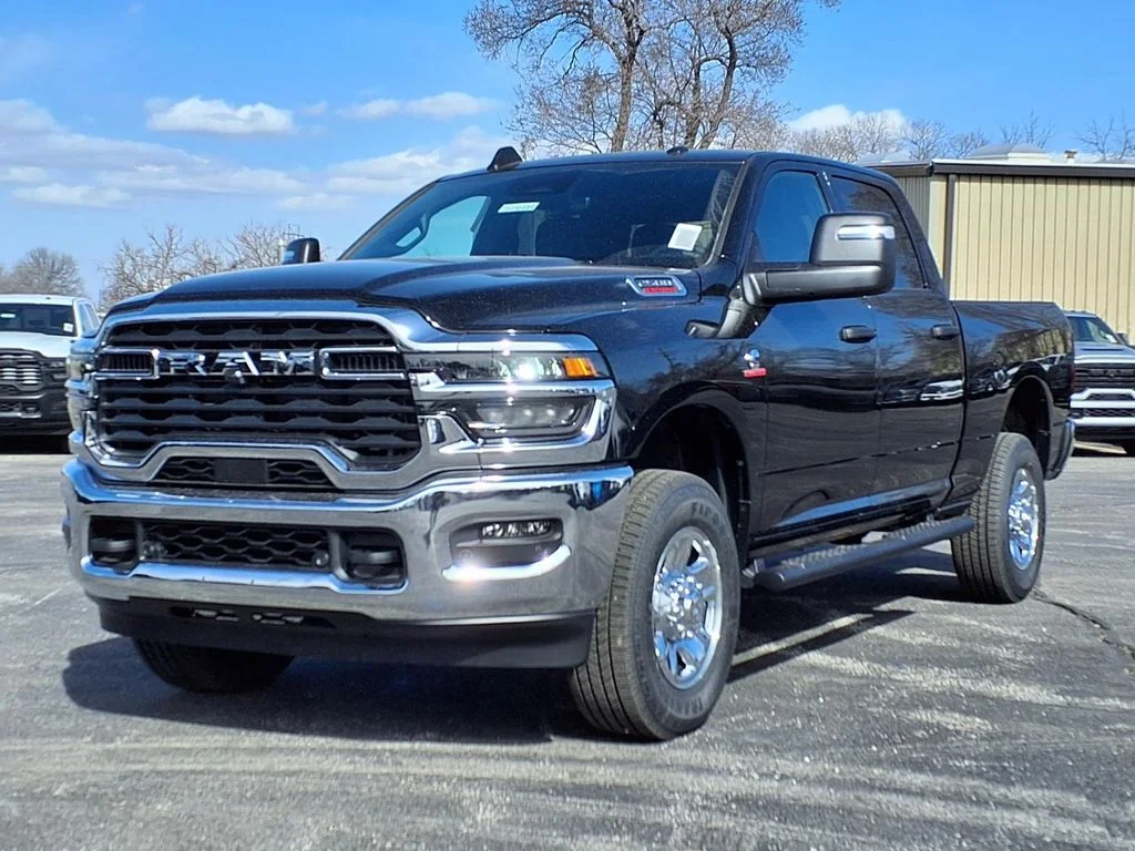 New 2026 Diamond Black Crystal Pearl-Coat Exterior Paint RAM Tradesman image 2