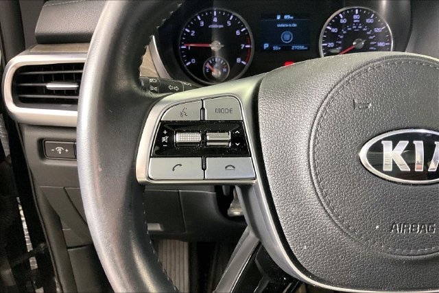 Used 2021 Black Kia EX image 6