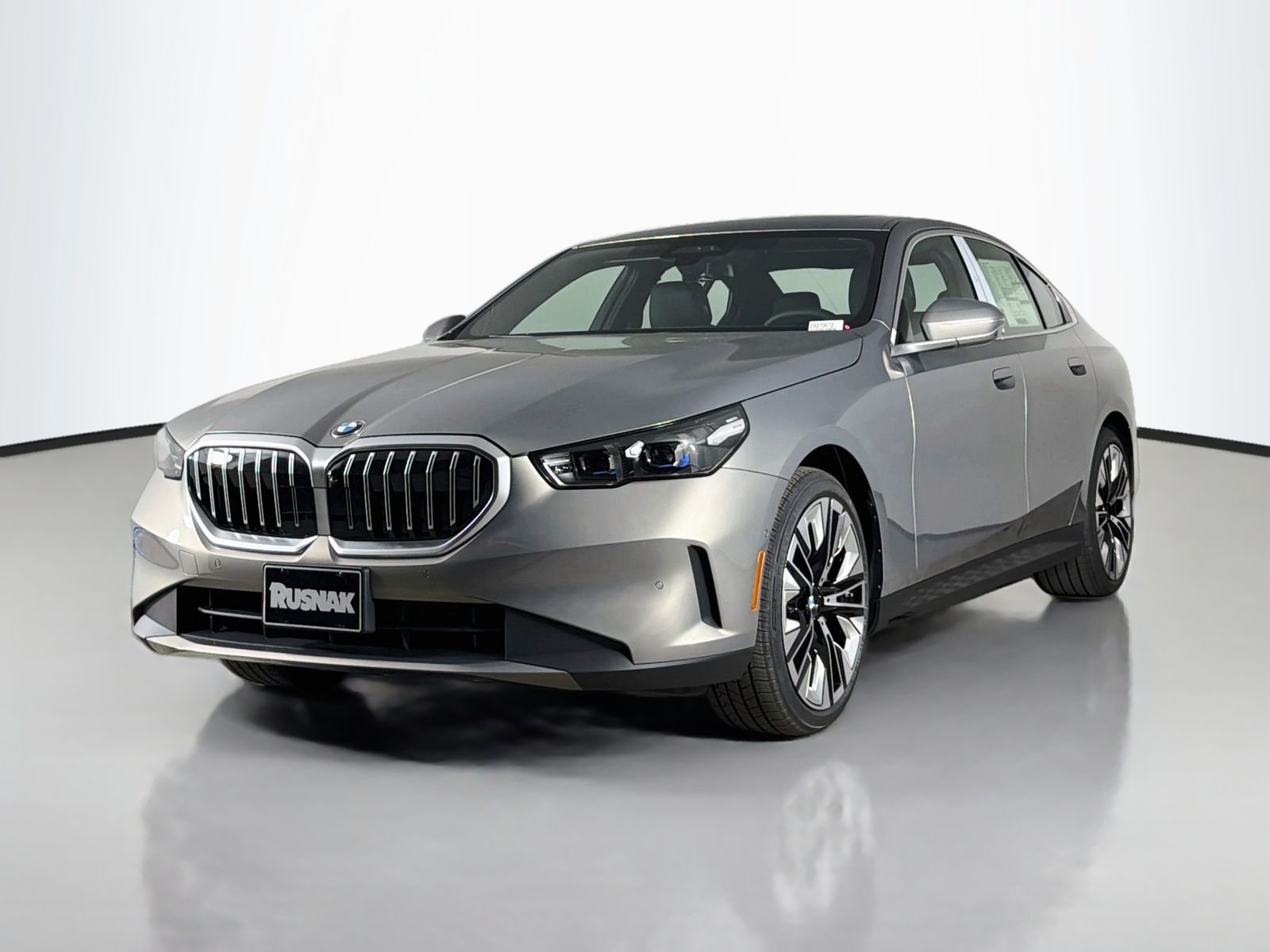 New 2027 Oxide Grey Metallic BMW 530i image 3