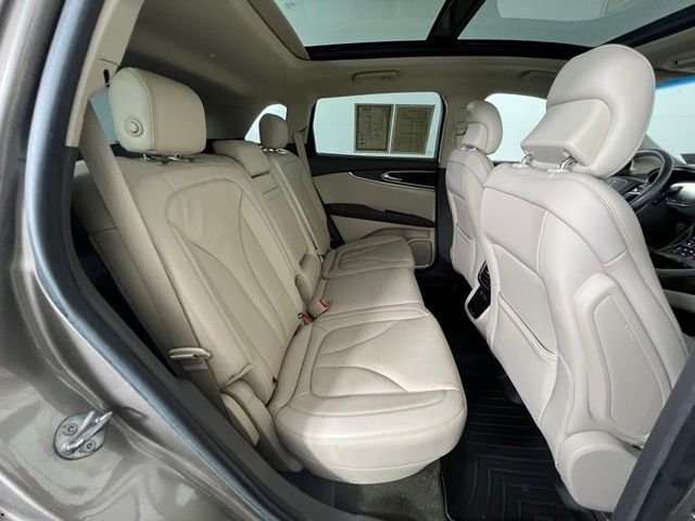 Used 2019 Brown Lincoln Select image 39